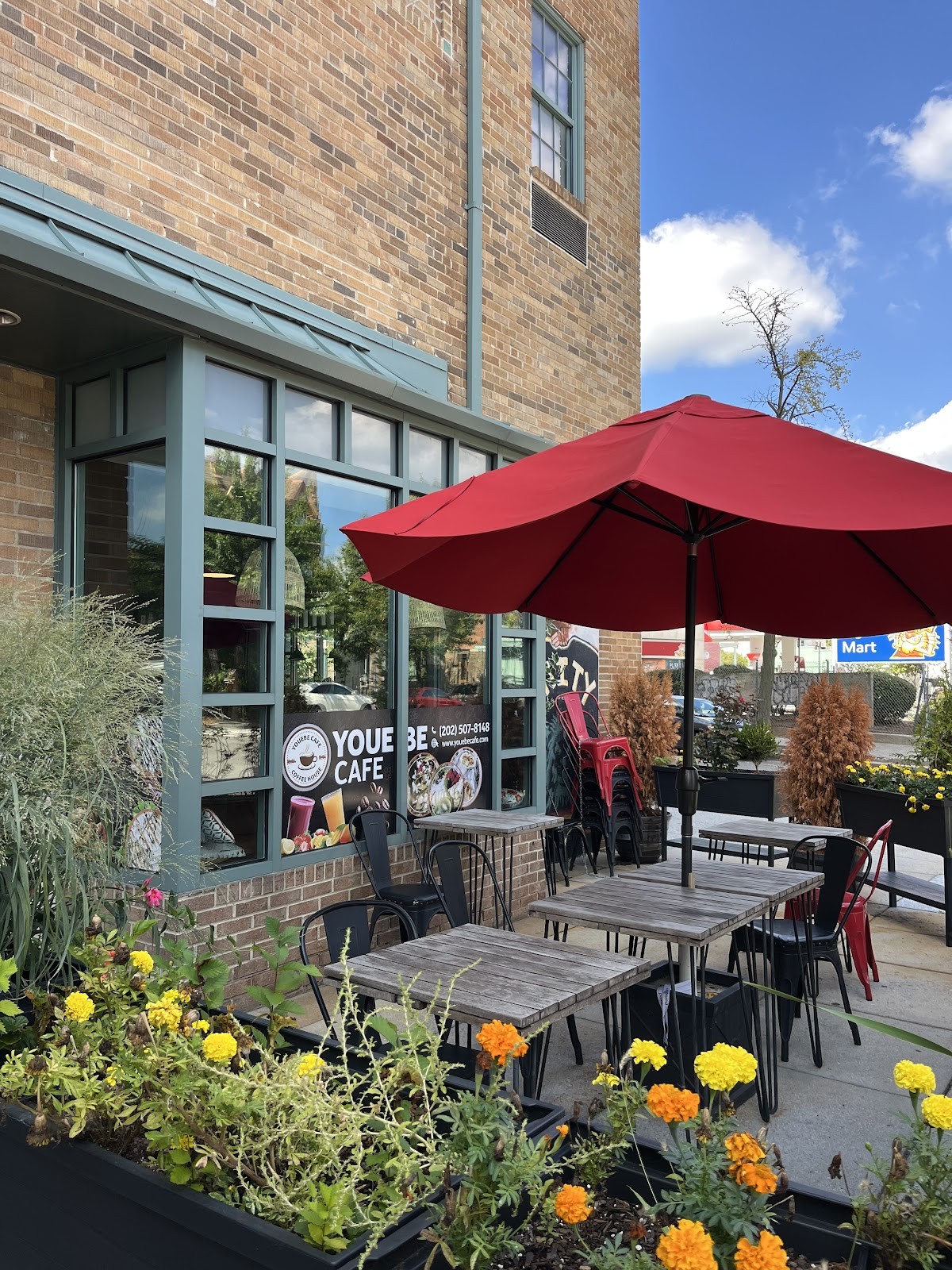 Youebe Cafe: the place