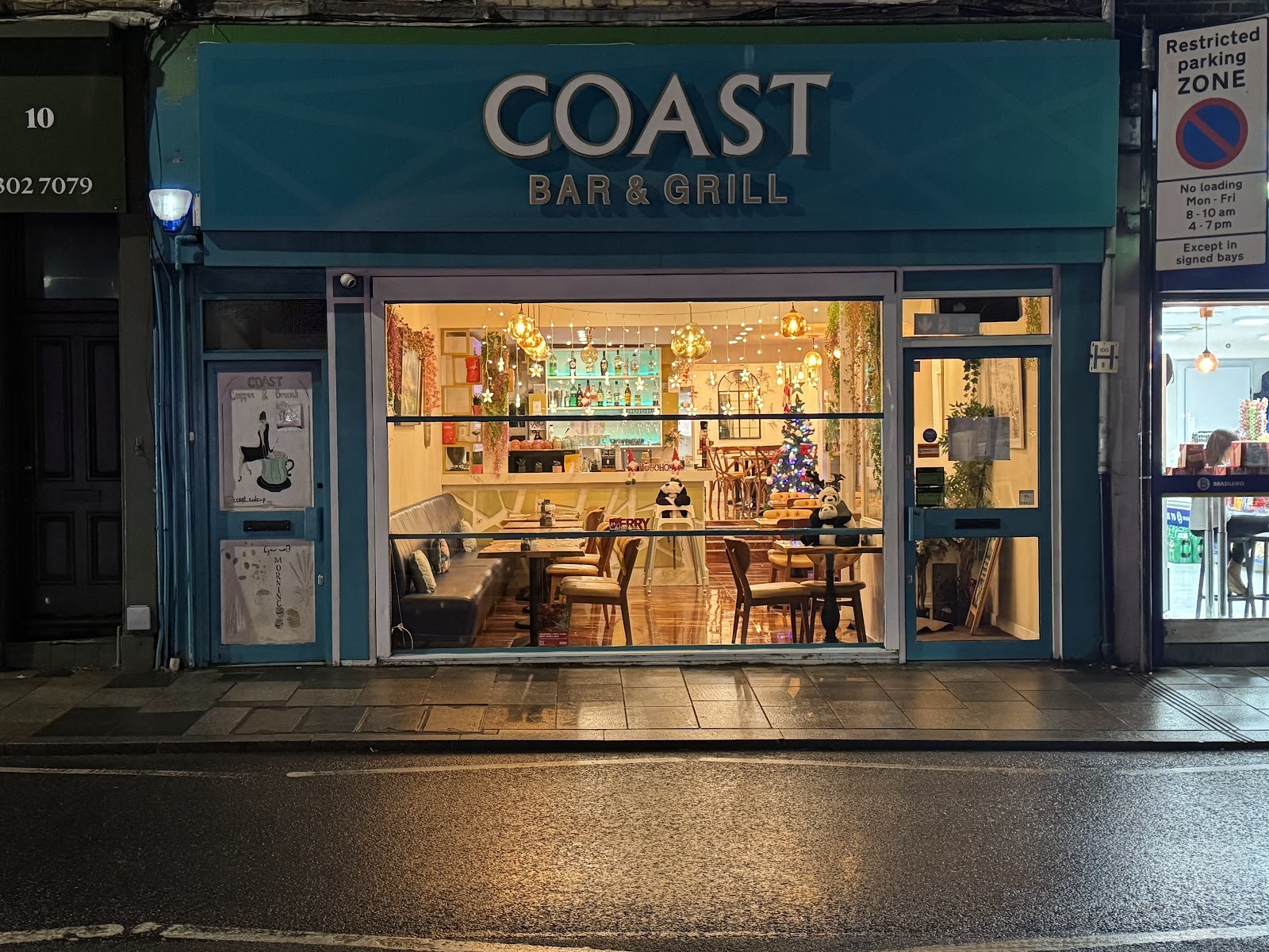 Coast Bar Grill: the place