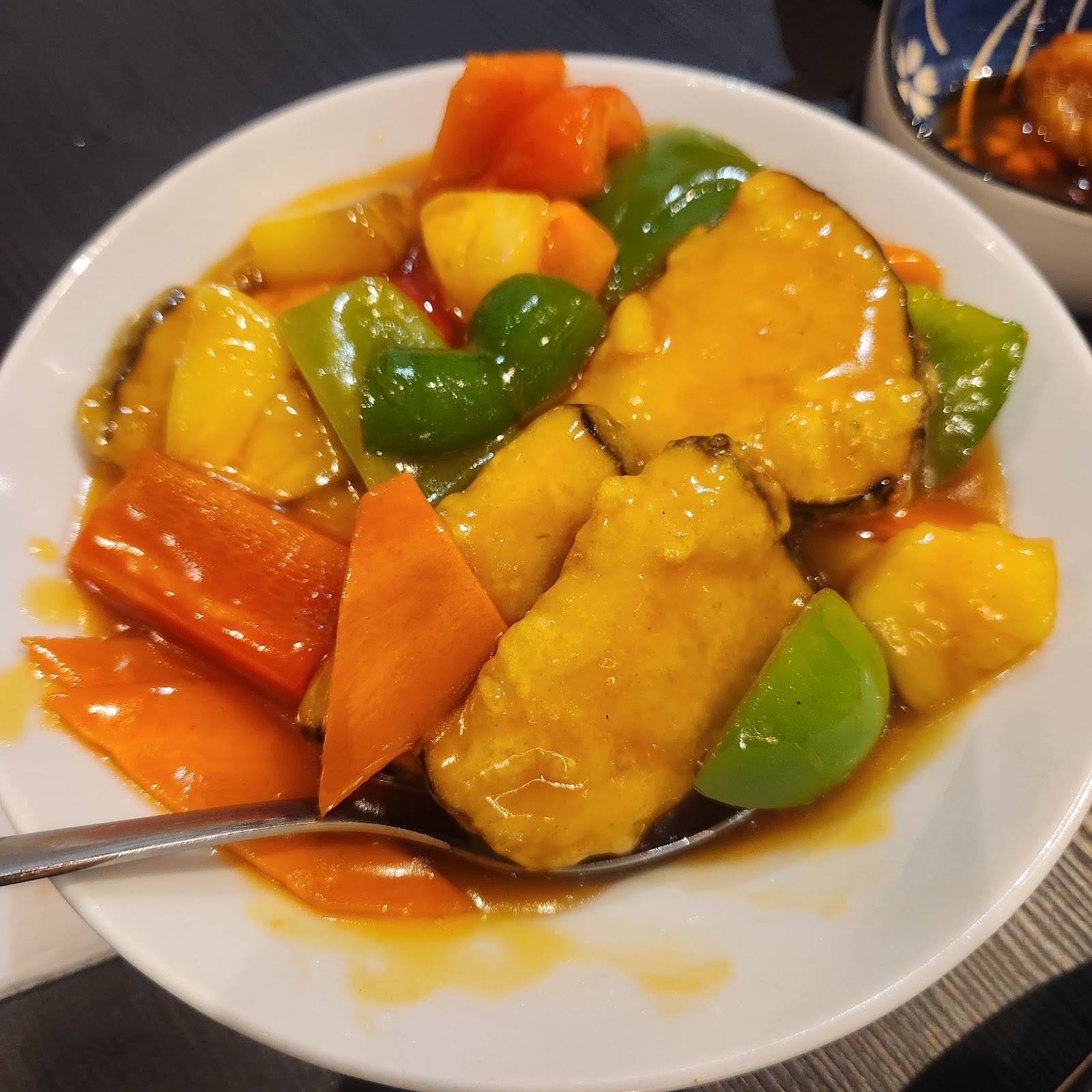 Lotus Plant Based Kitchen: food & drinks