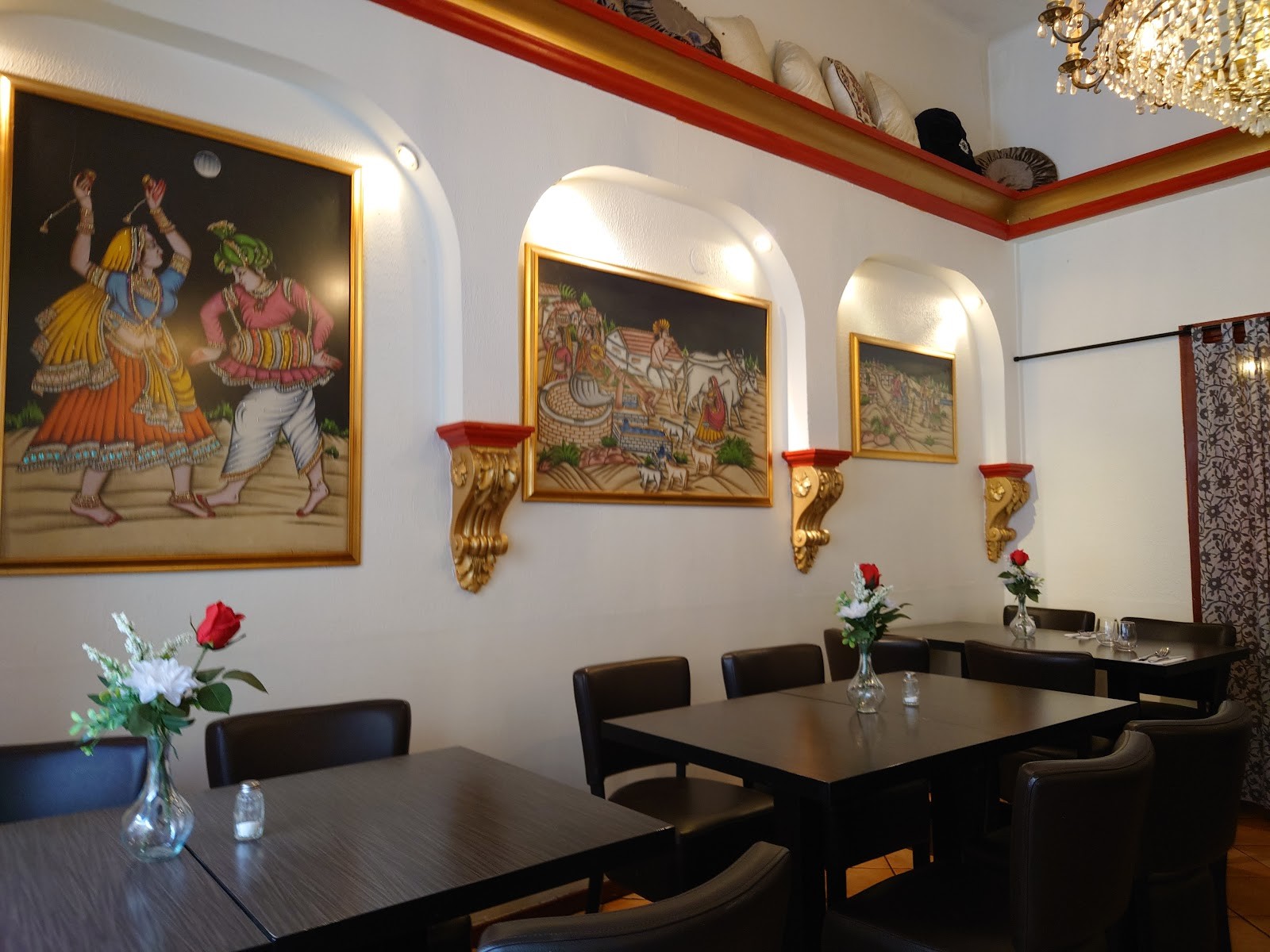 Miss Puri Indian Restaurant: the place