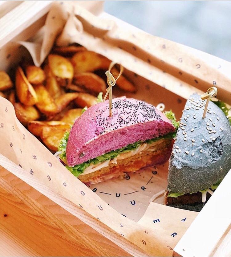 Flower Burger: food & drinks