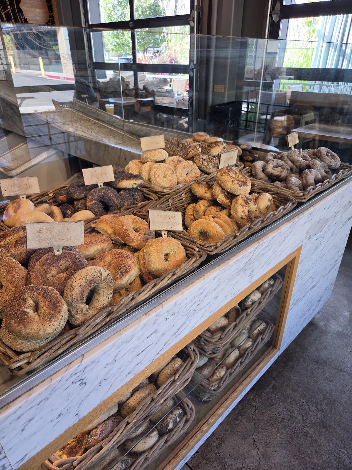 Woodgrain Bagel & Deli: the place