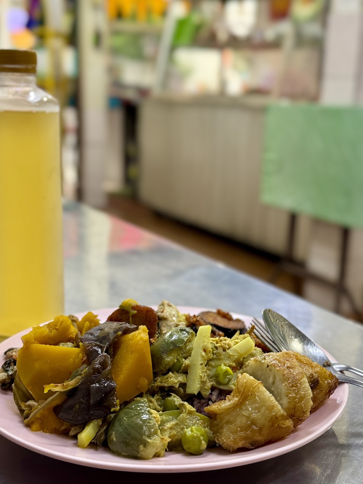 Khrua J St. Louis: food & drinks