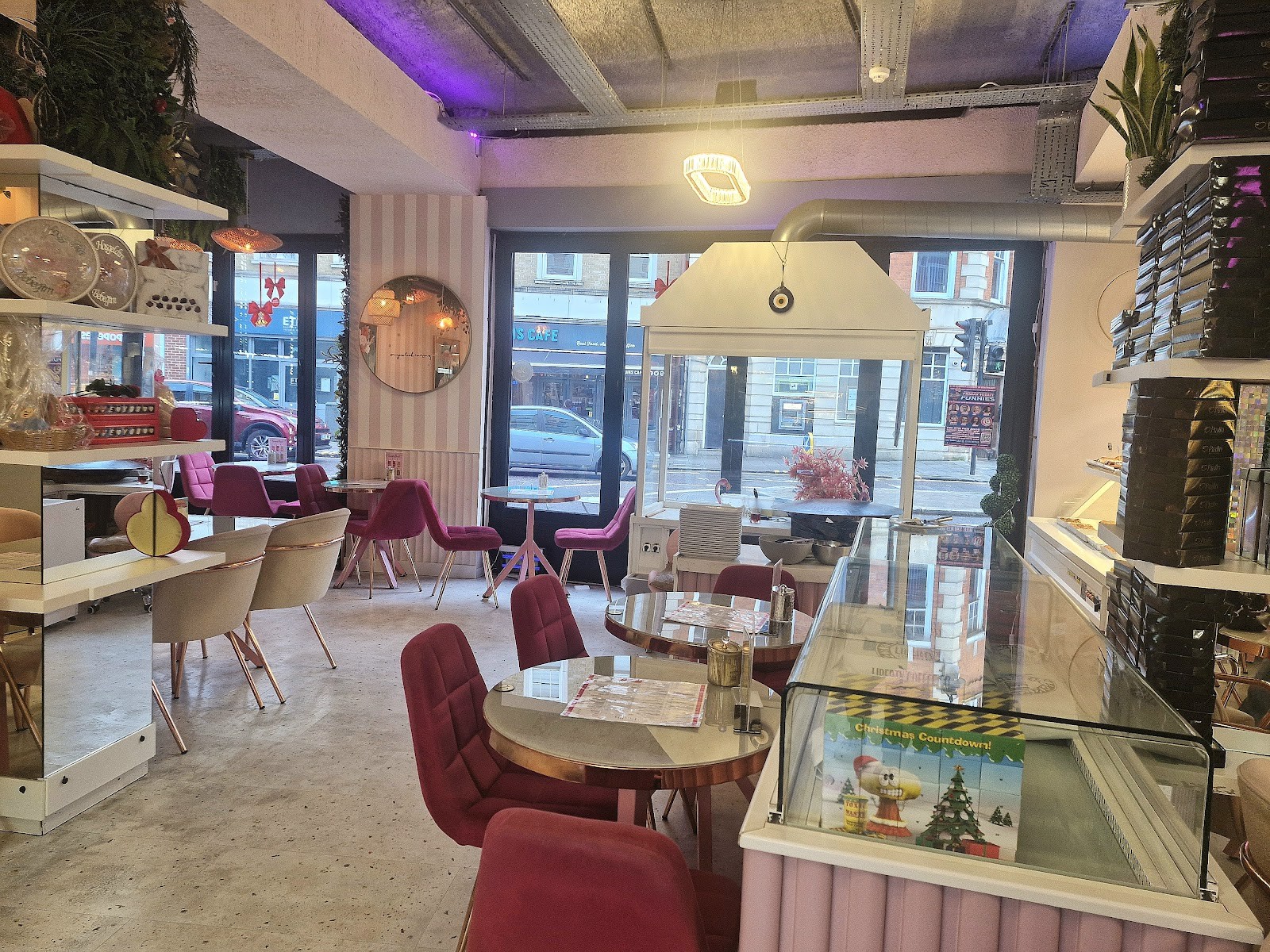 Pralin Patisserie: the place