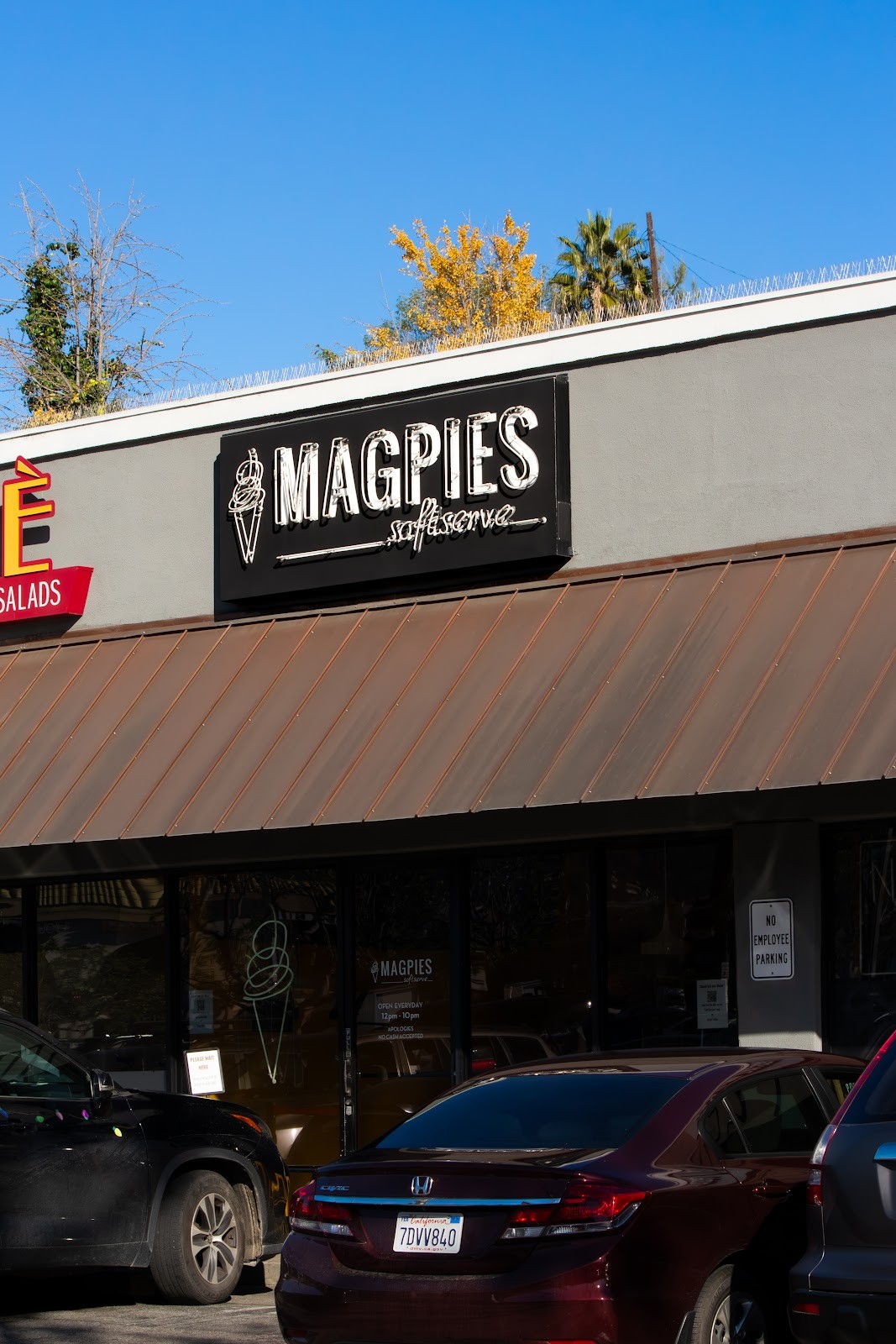 Magpies Softserve: the place