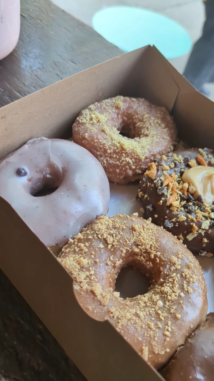 Dun-Well Doughnuts: food & drinks