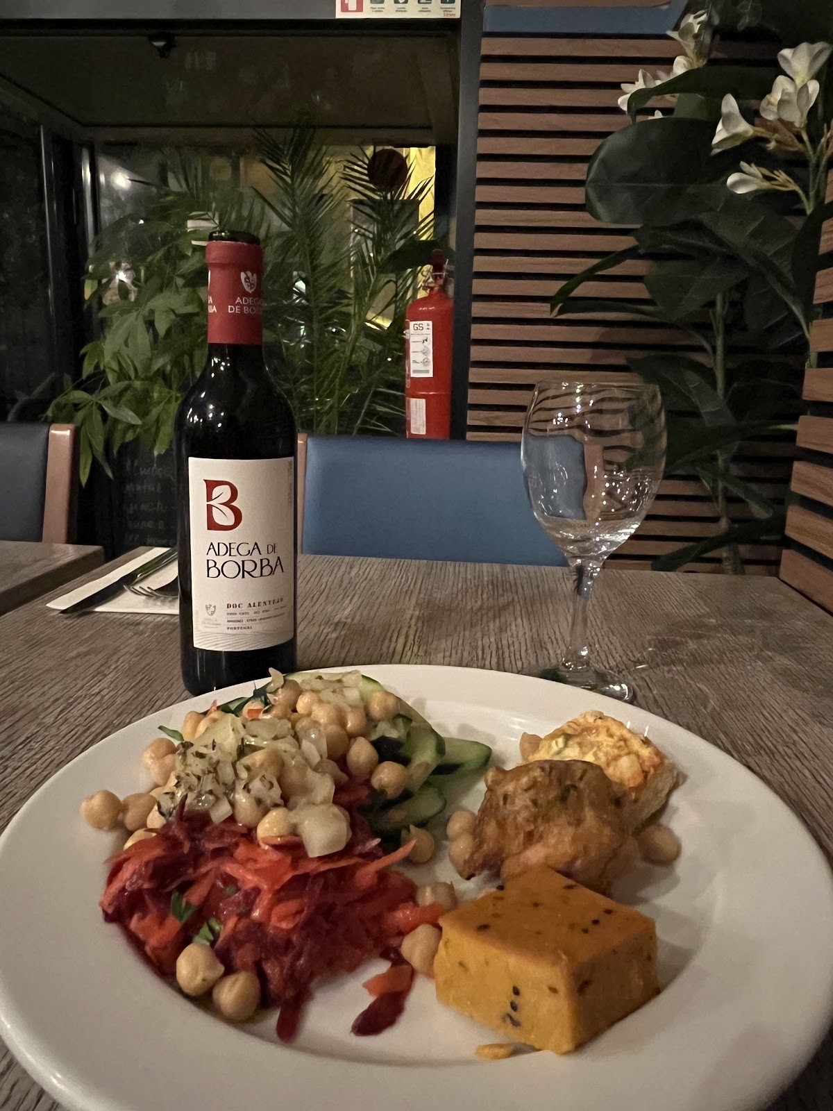Jardim das Cerejas: food & drinks