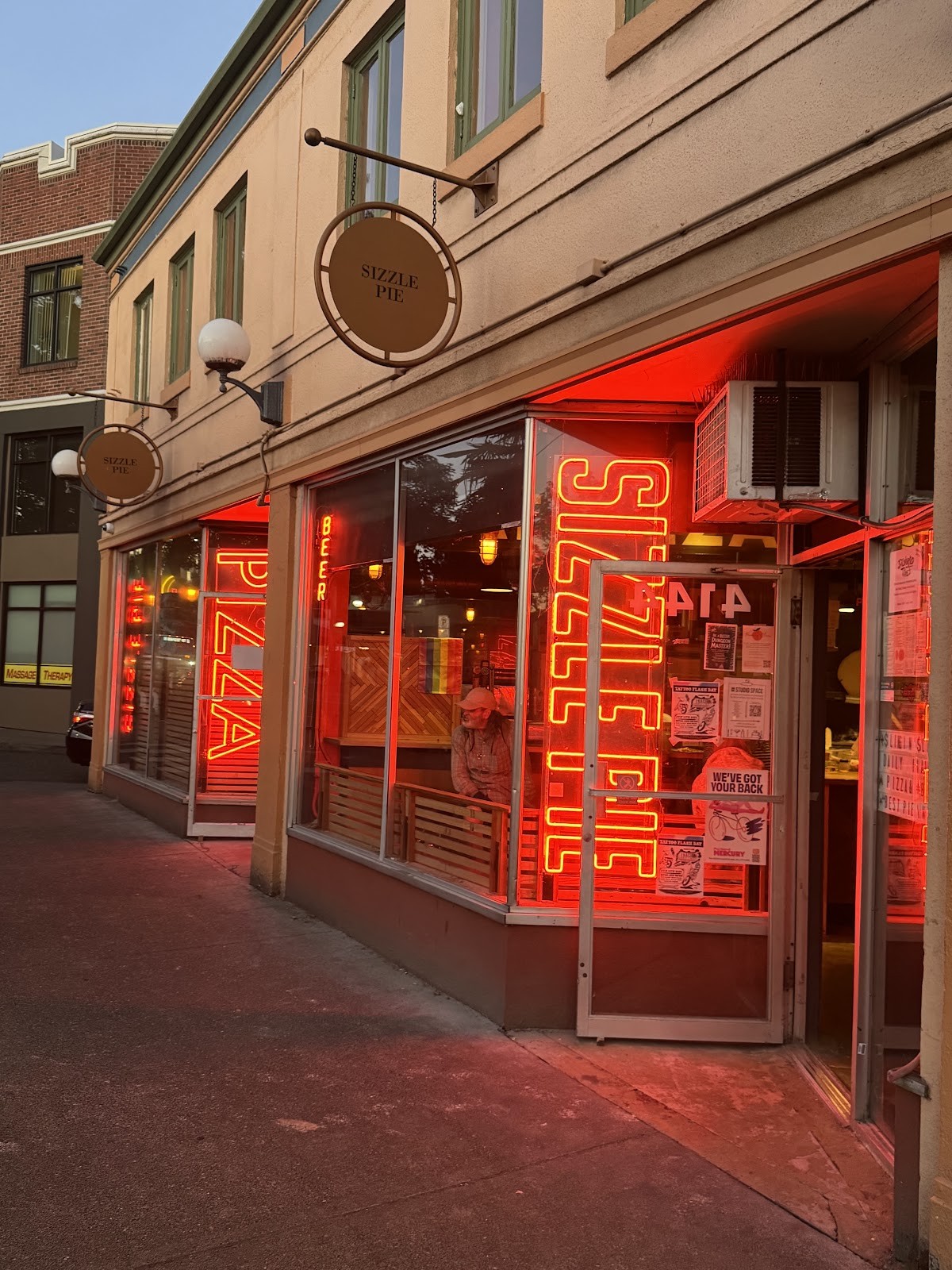 Sizzle Pie: the place
