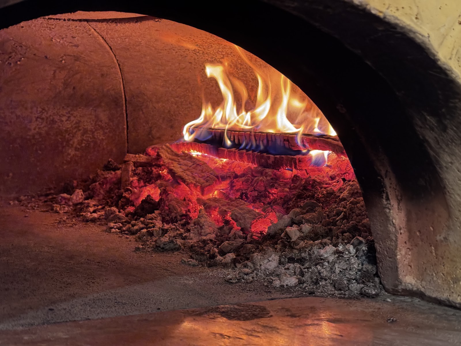 SZCZAPY - Pizza & Wine: the place