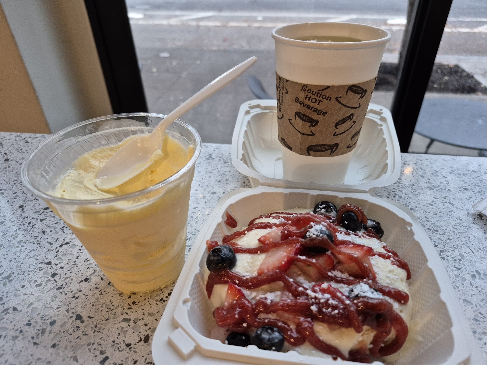 Cinnaholic: food & drinks