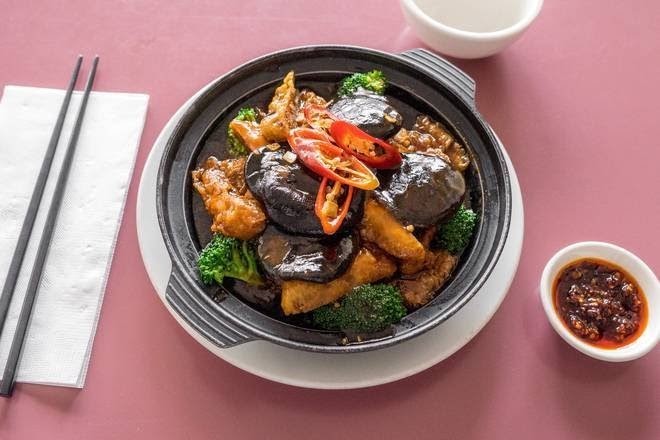 Mother Chu's Vegetarian Kitchen: food & drinks