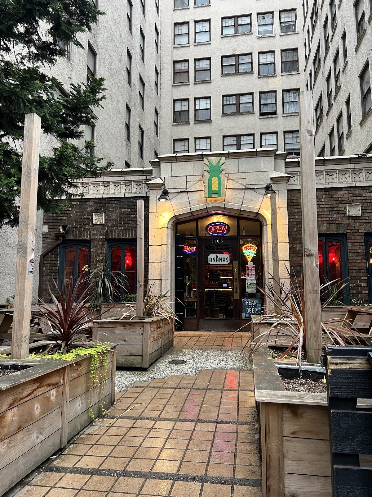 Ananas Pizzeria: the place