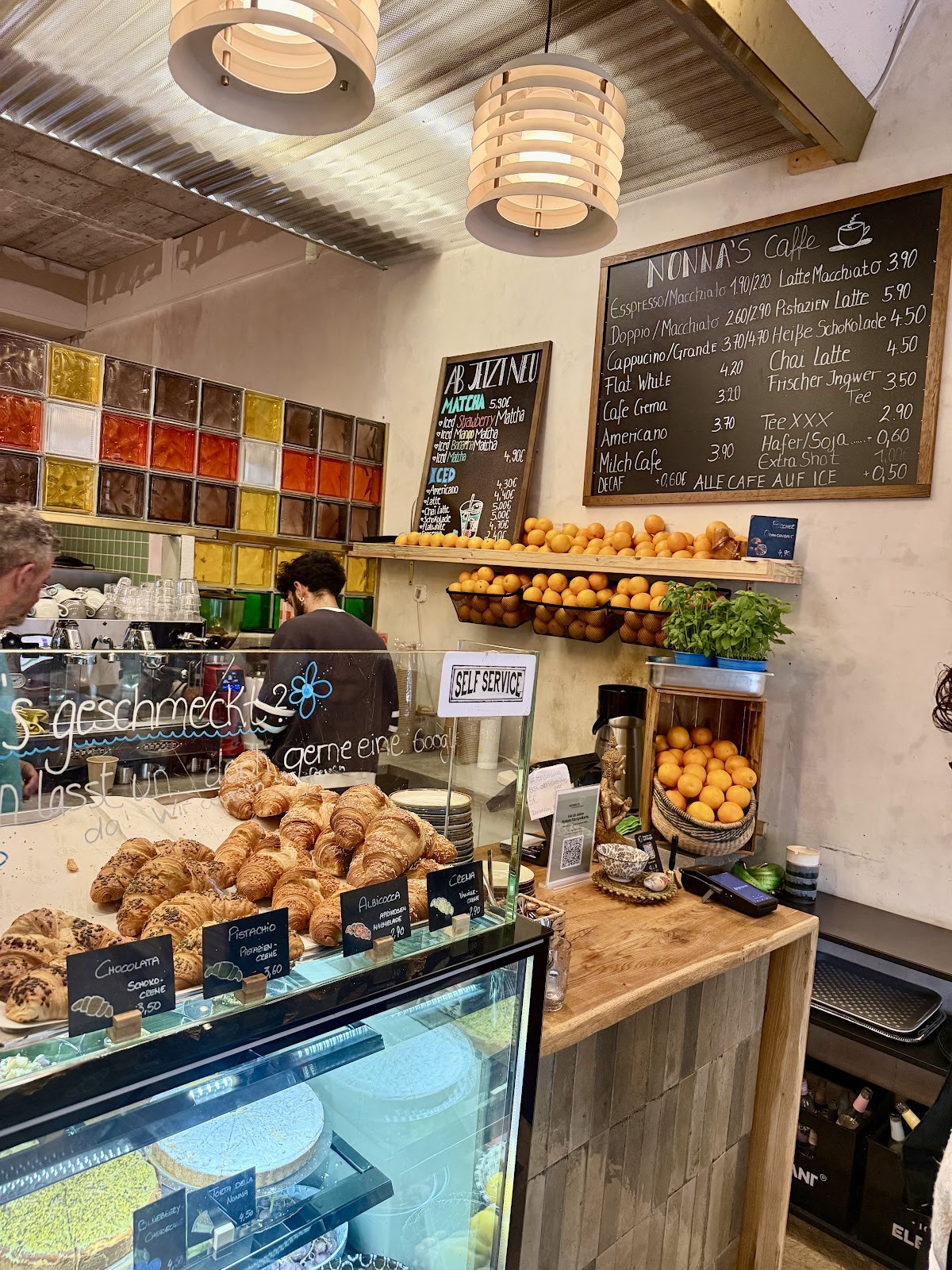 Nonna's Café: the place