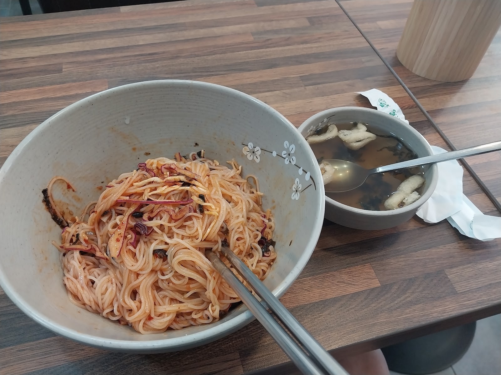 Daom Noodle 다옴국수: food & drinks