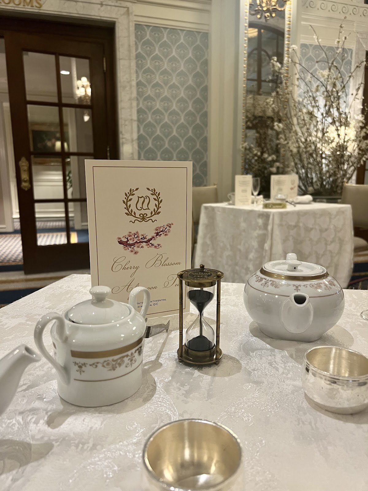 Willard Peacock Alley Tea: the place