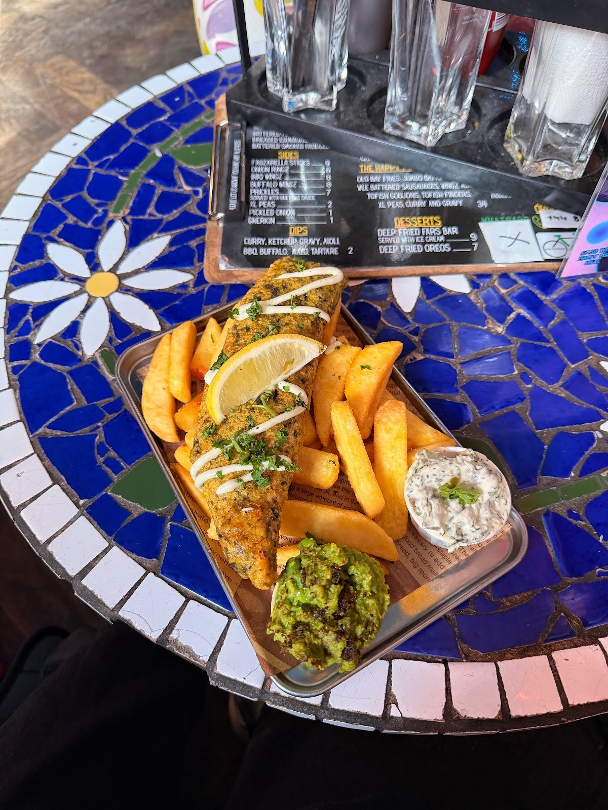 The Happy Fish: food & drinks