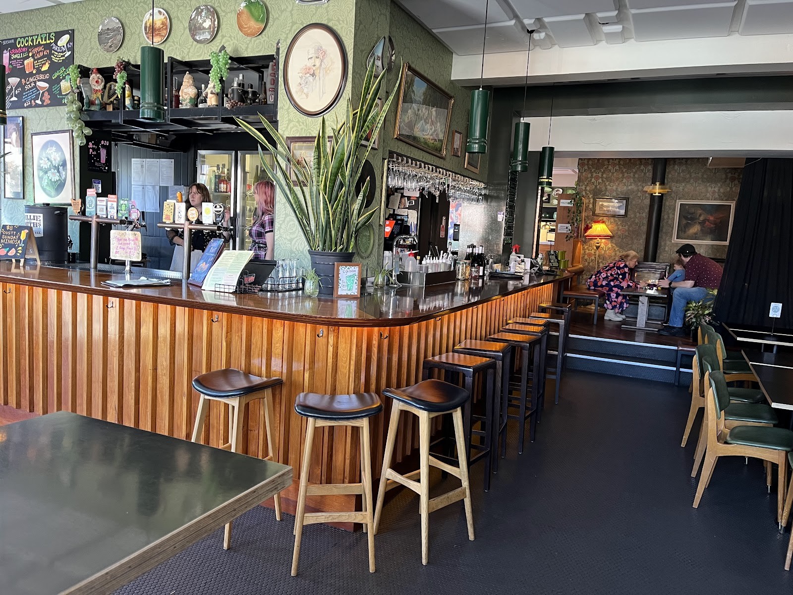 Green Man's Arms: the place