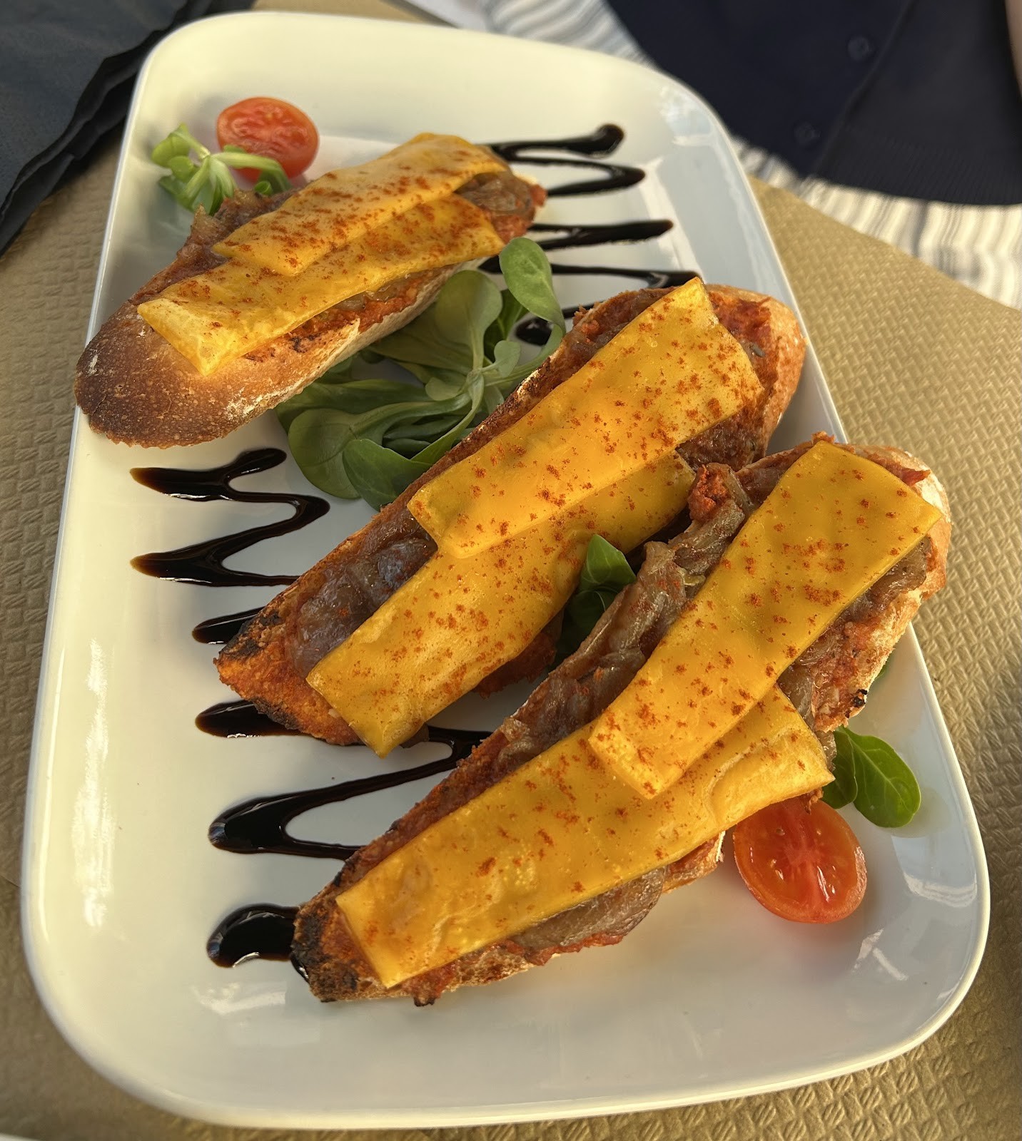 Café Madrigal: food & drinks