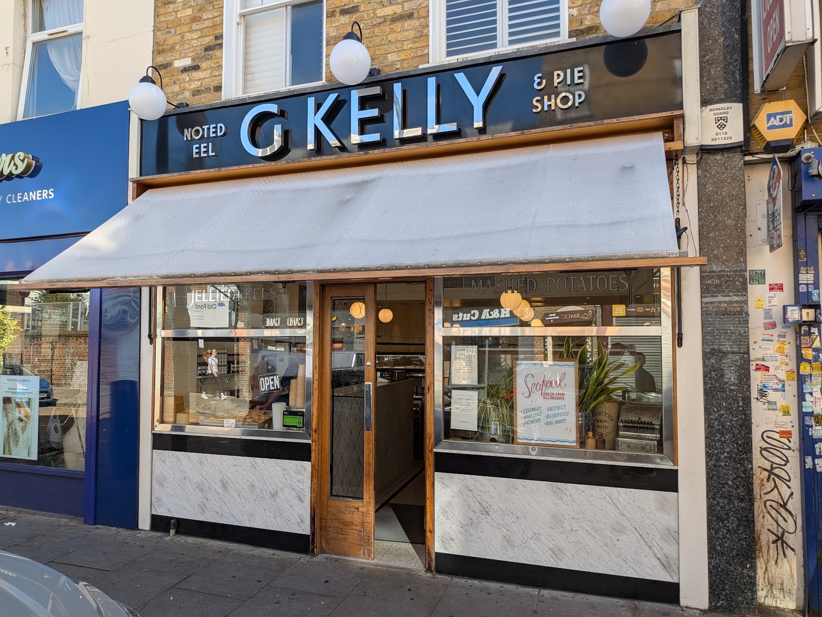 G Kelly: the place