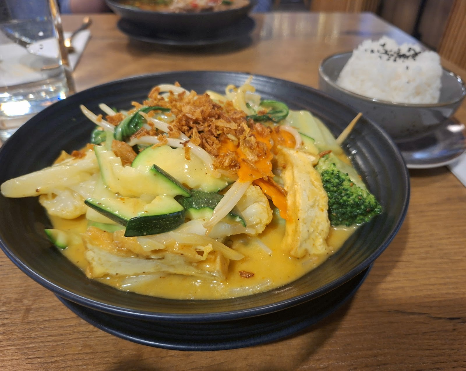 Vevi Restaurant: food & drinks