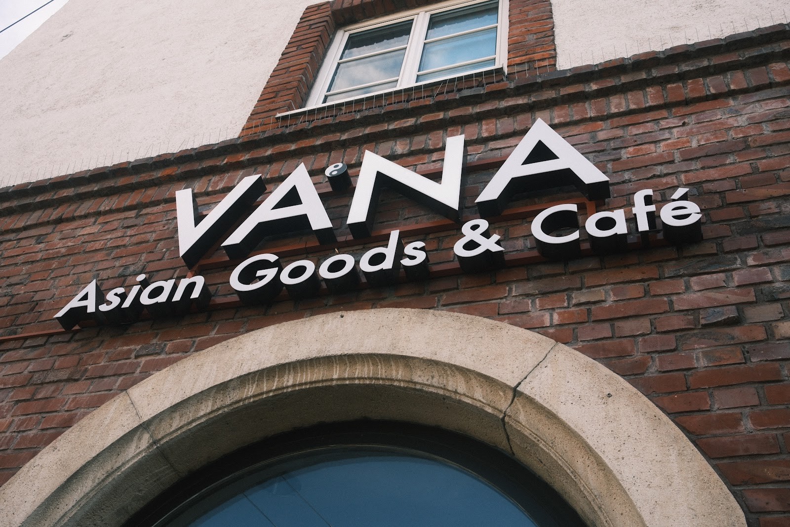 VANA - Asian Goods & Café: the place