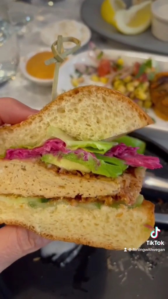 Willow Vegan Bistro: food & drinks