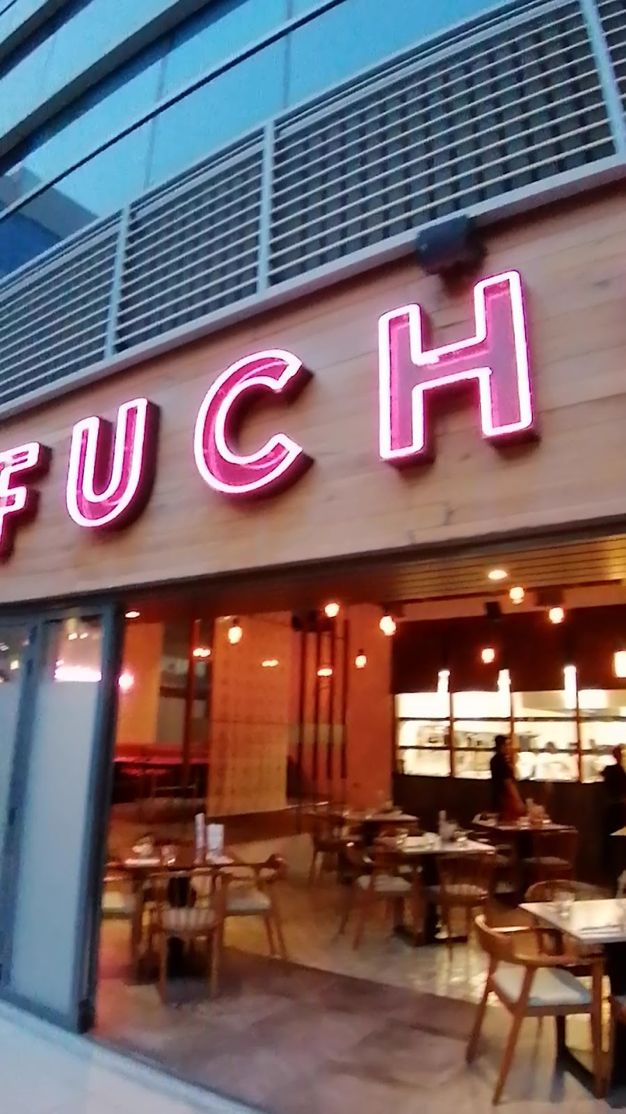 Eat Fuchsia - Bay Square: the place