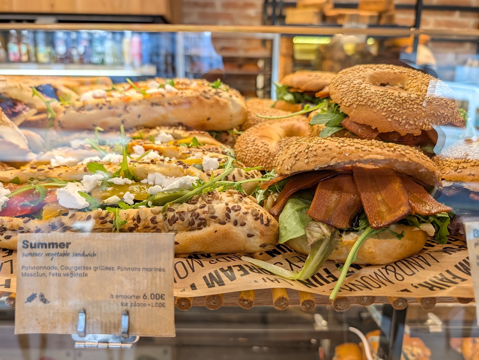 Land&Monkeys Montmartre: food & drinks