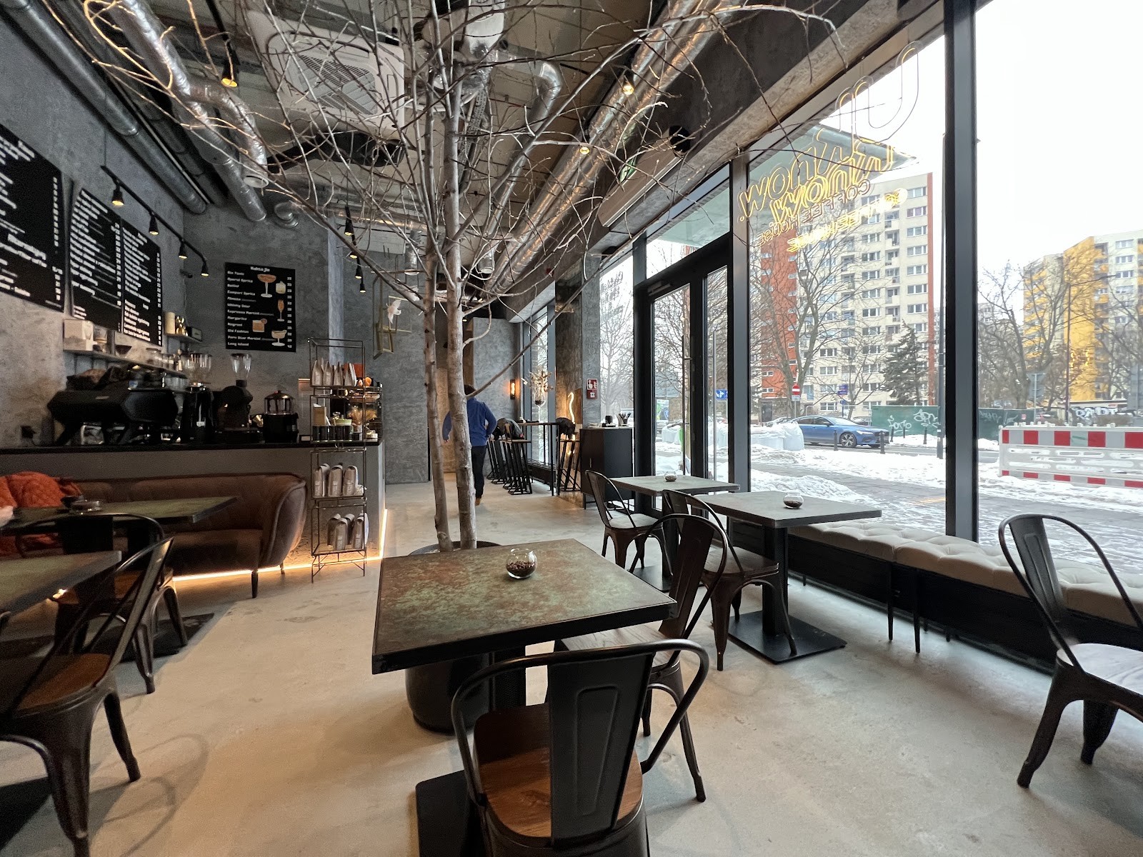 Uknow. Coffee House: the place