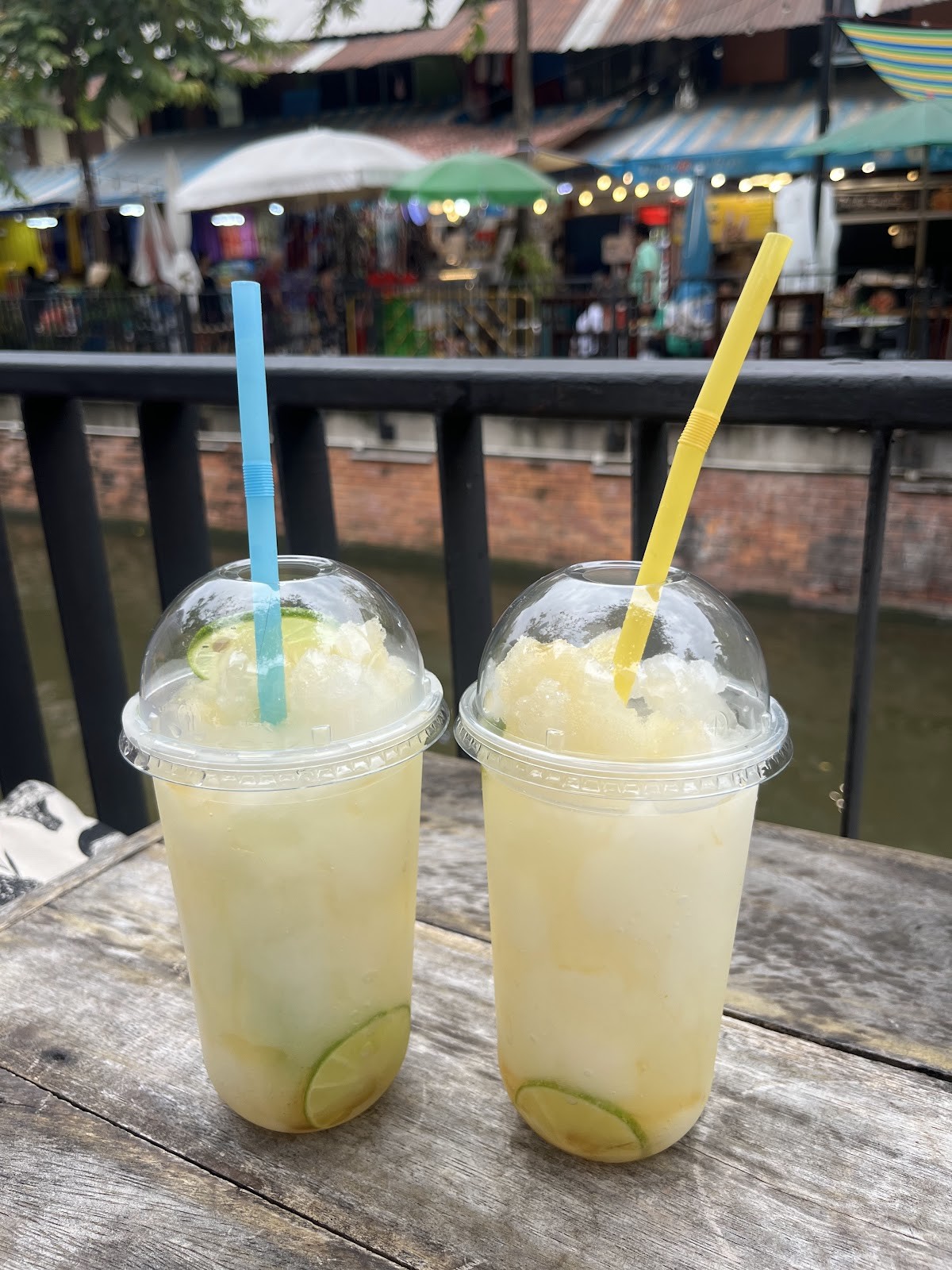 Tikky smoothie: food & drinks