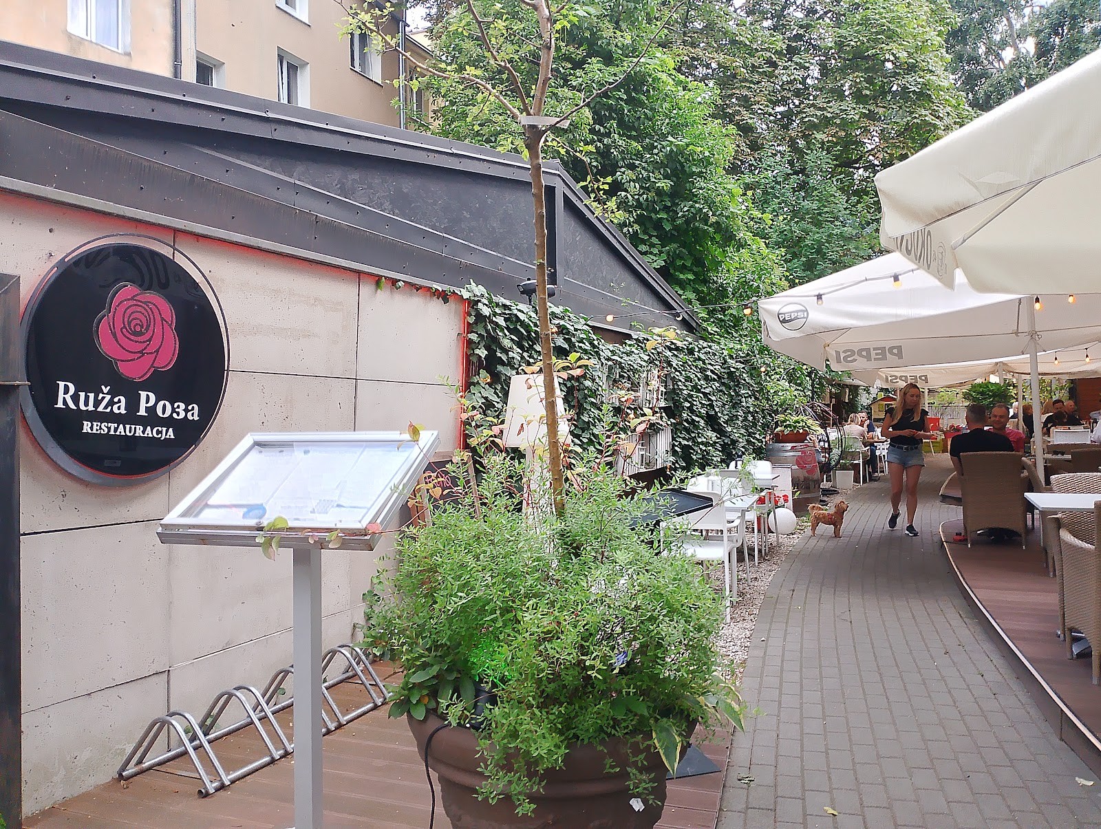 Restauracja Ruza Roza: the place