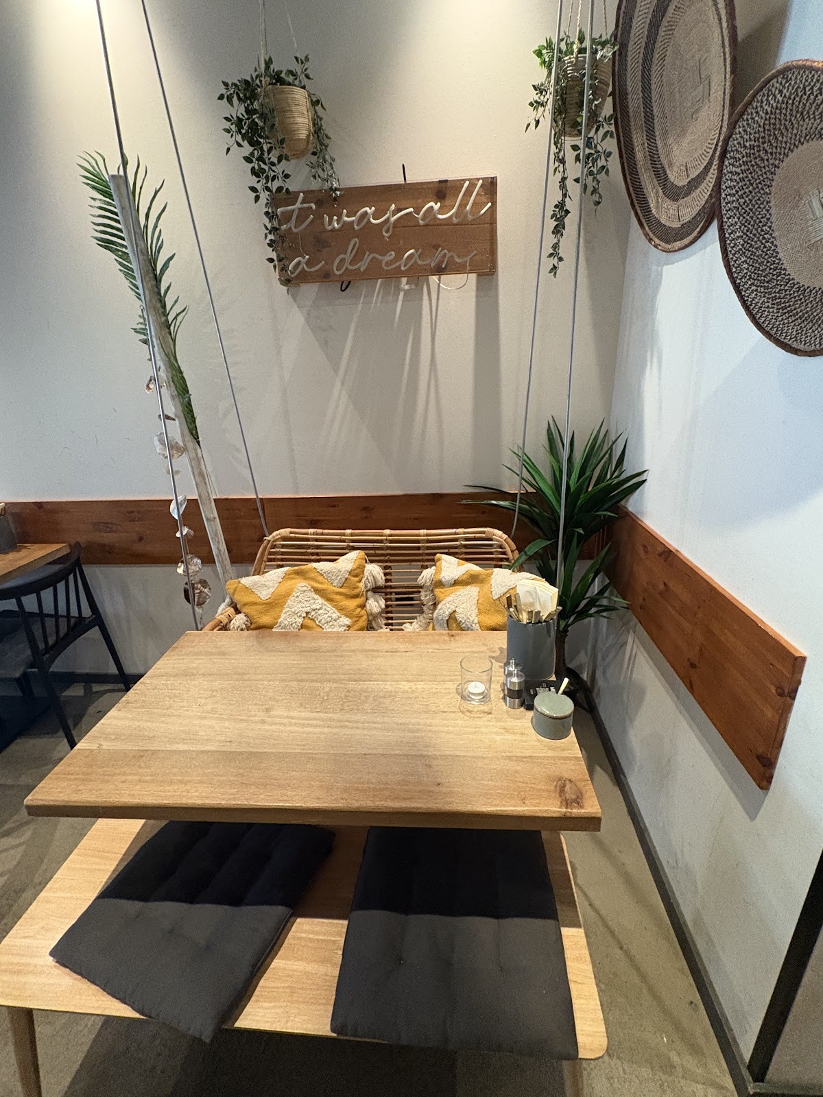 Palmtreeclub: the place