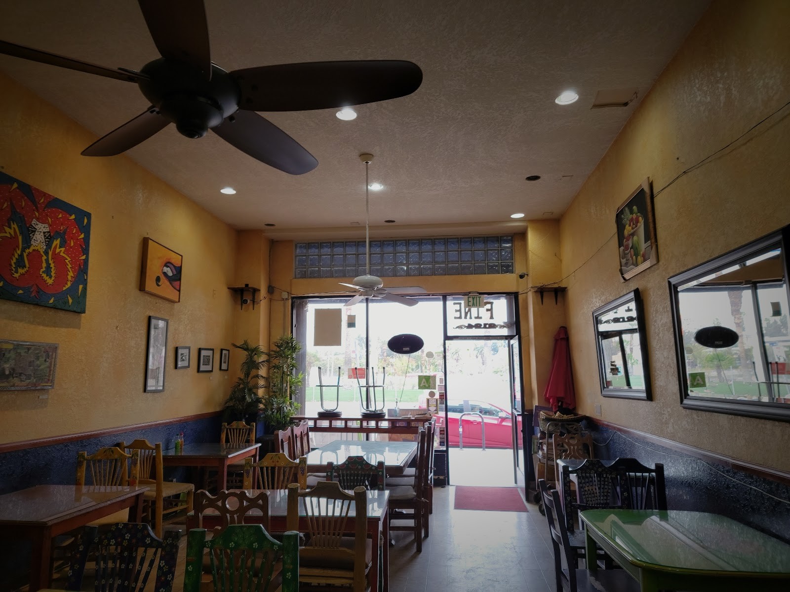Mama's International Tamales: the place