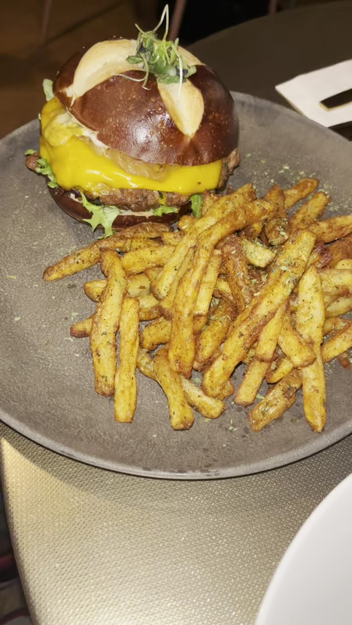 Aunts et Uncles: food & drinks