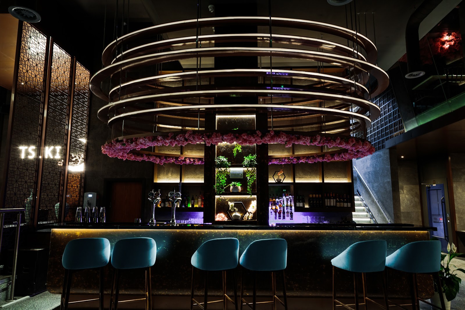 Tsuki: the place