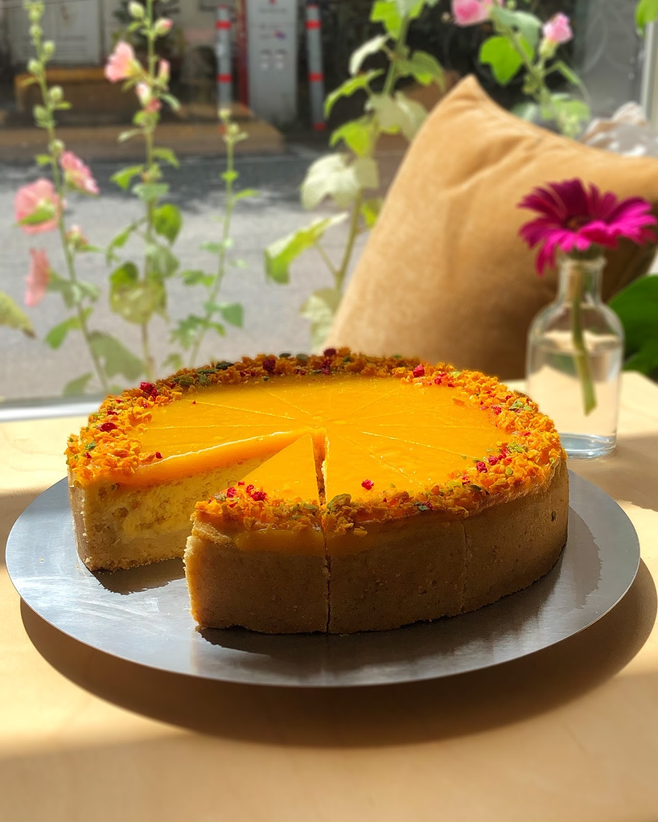 Manos Vegan Cake: food & drinks