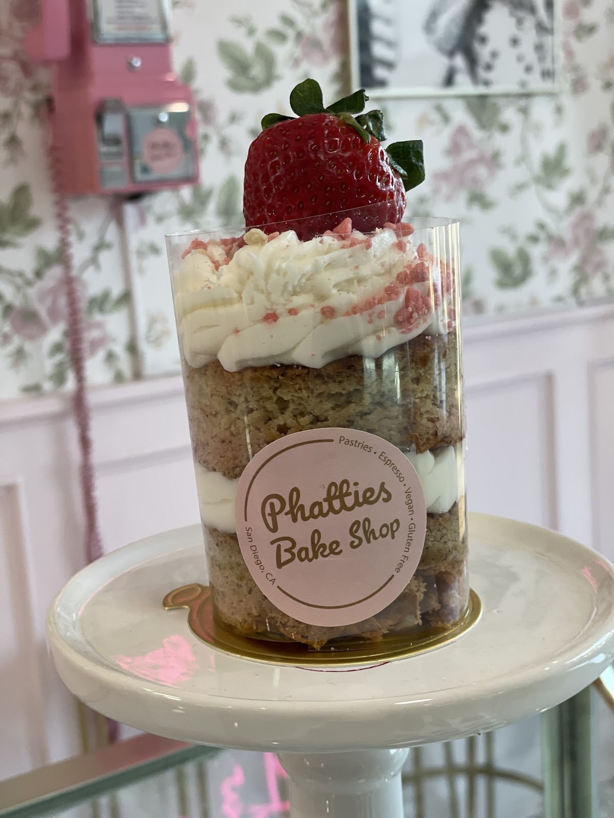 Phatties Bake Shop: food & drinks