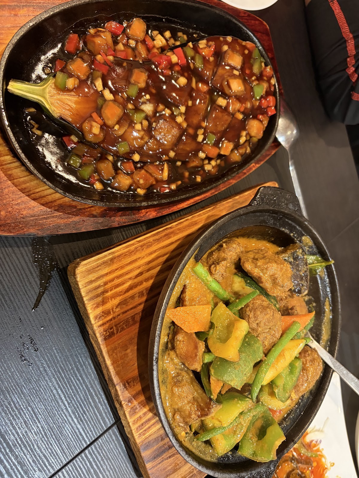 Lotus Plant Based Kitchen: food & drinks
