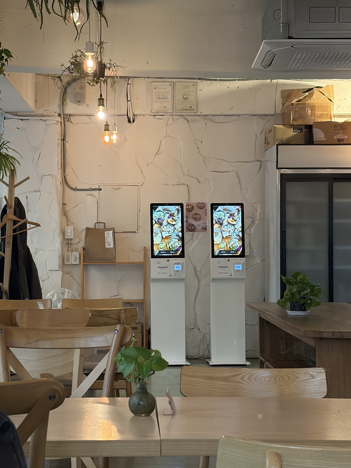 Plant Cafe Seoul (Yeonnam): the place