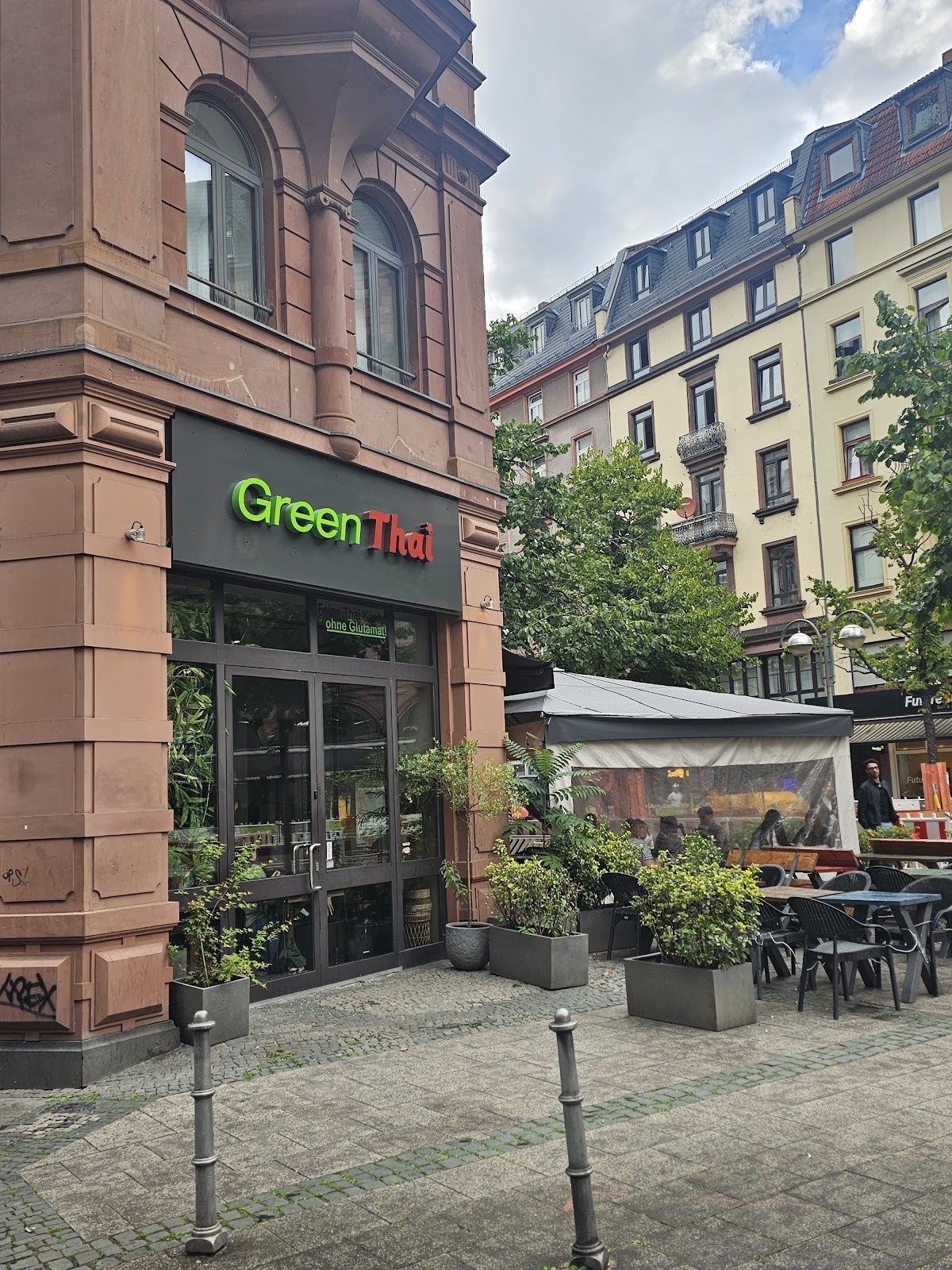 Green Thai: the place