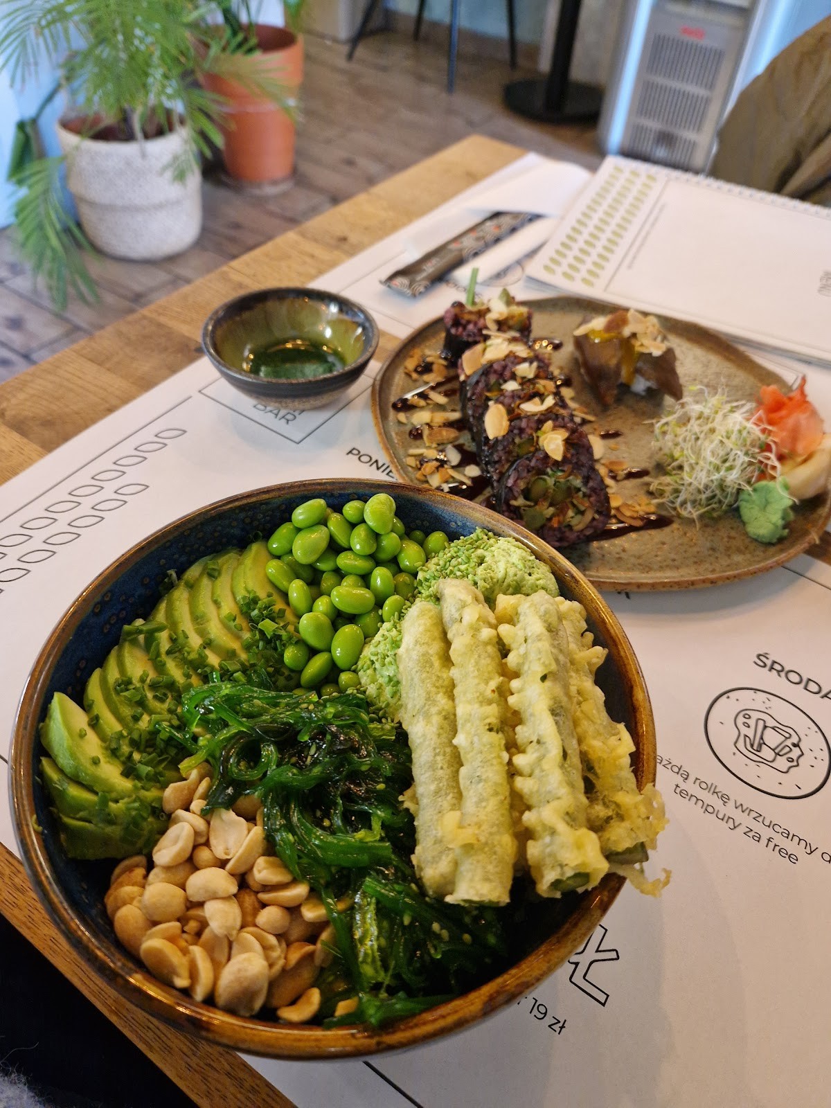 Vegan Sushi Bar: food & drinks