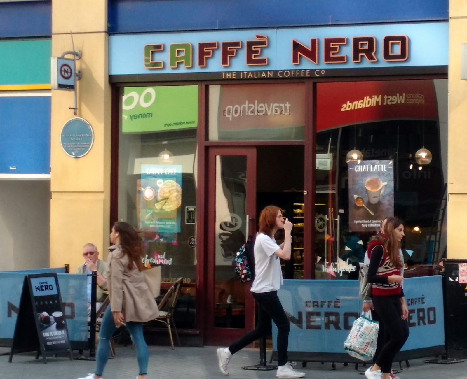 Caffè Nero: the place