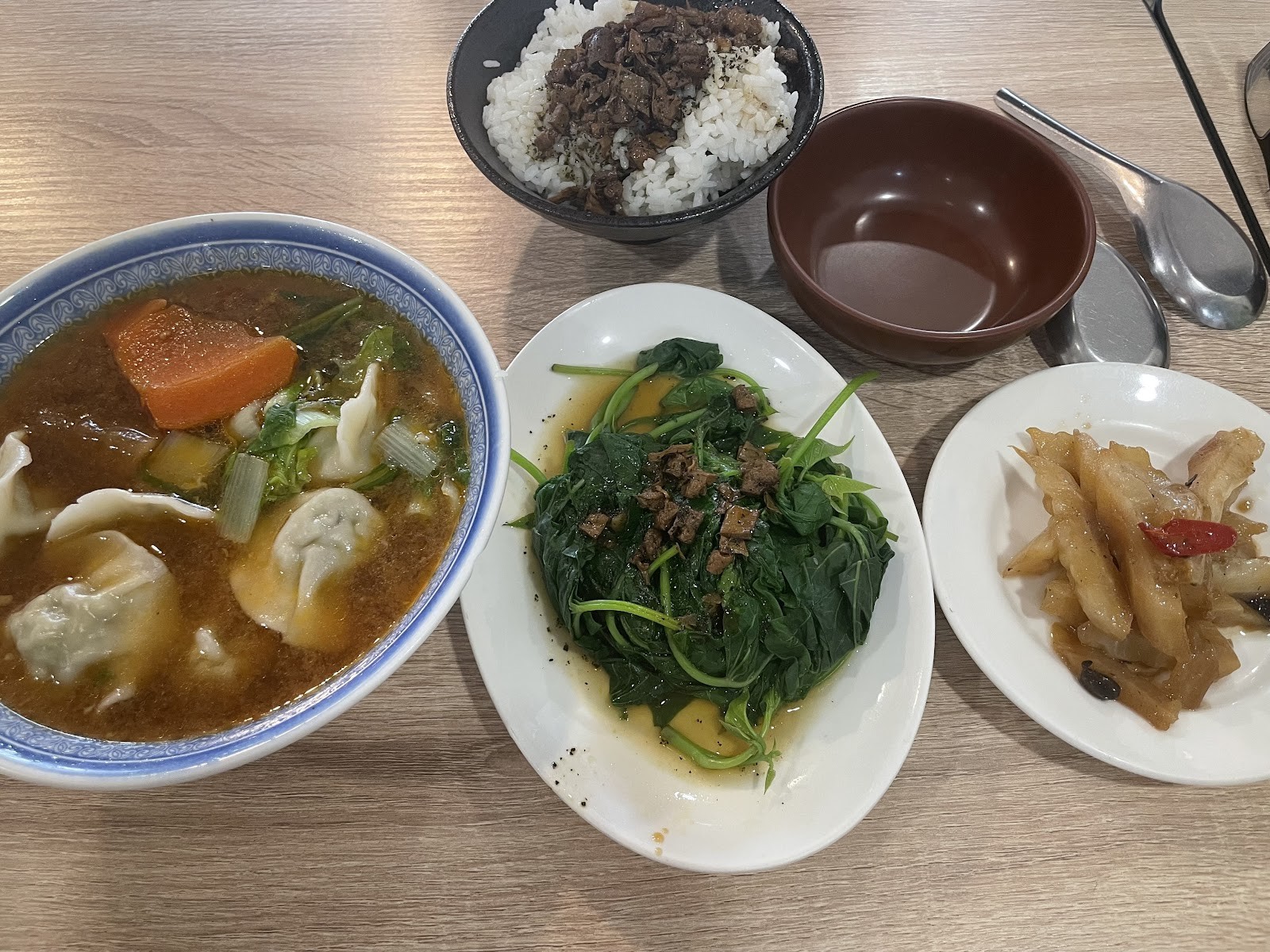 Yí Hēng Zhāi 宜亨齋: food & drinks