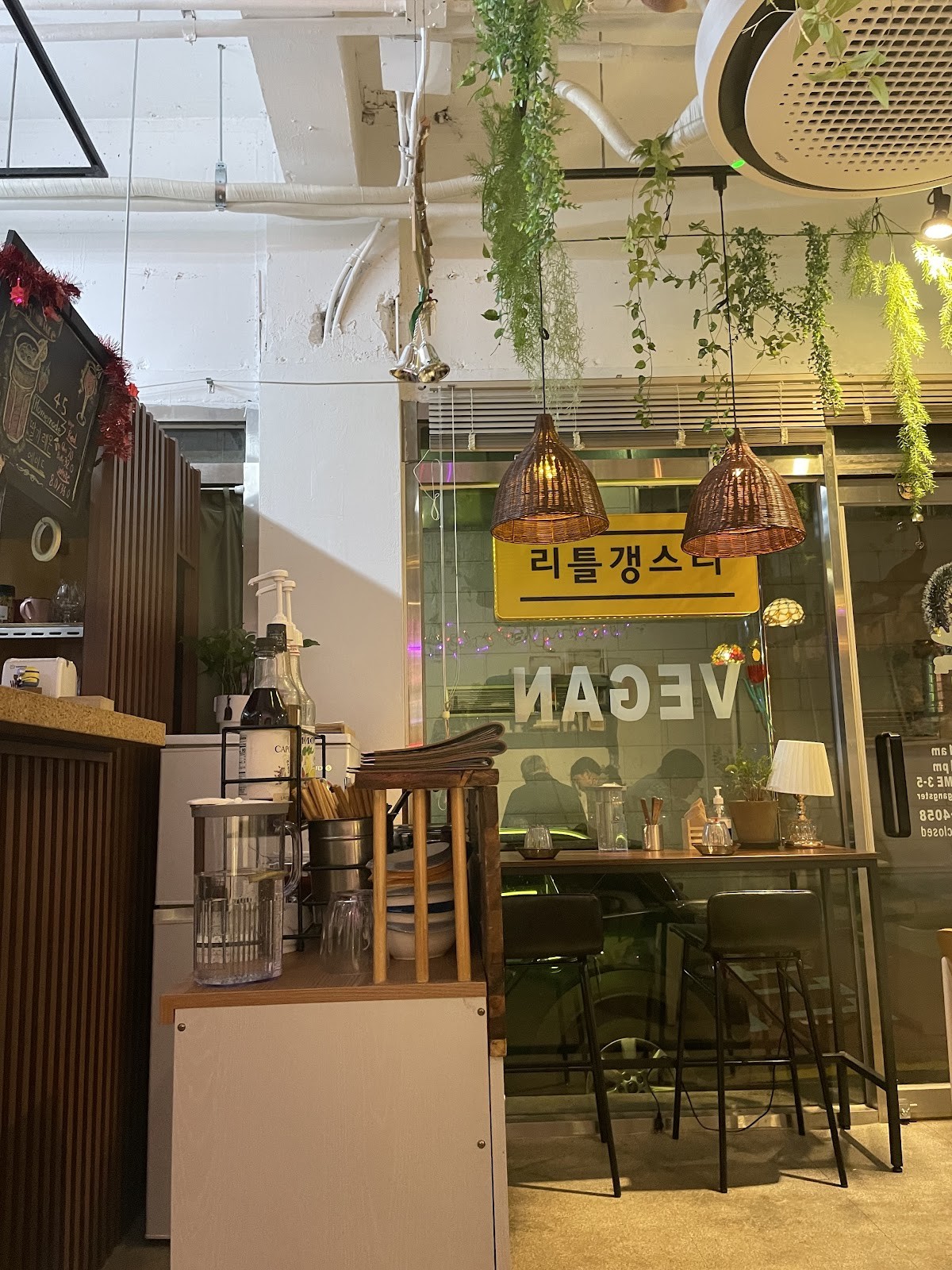 Little Gangster: the place