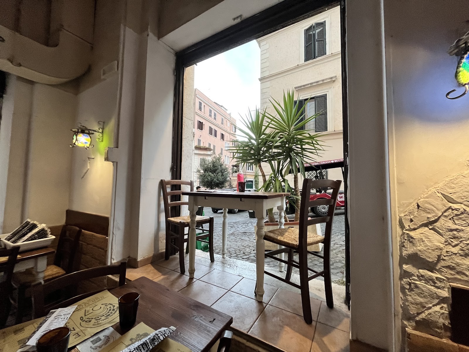 Grazie a Dio è venerdi: the place