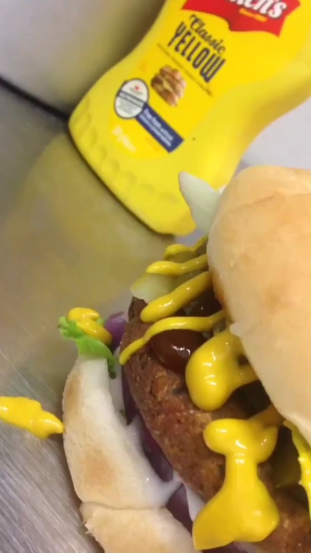 VK Burgers: food & drinks