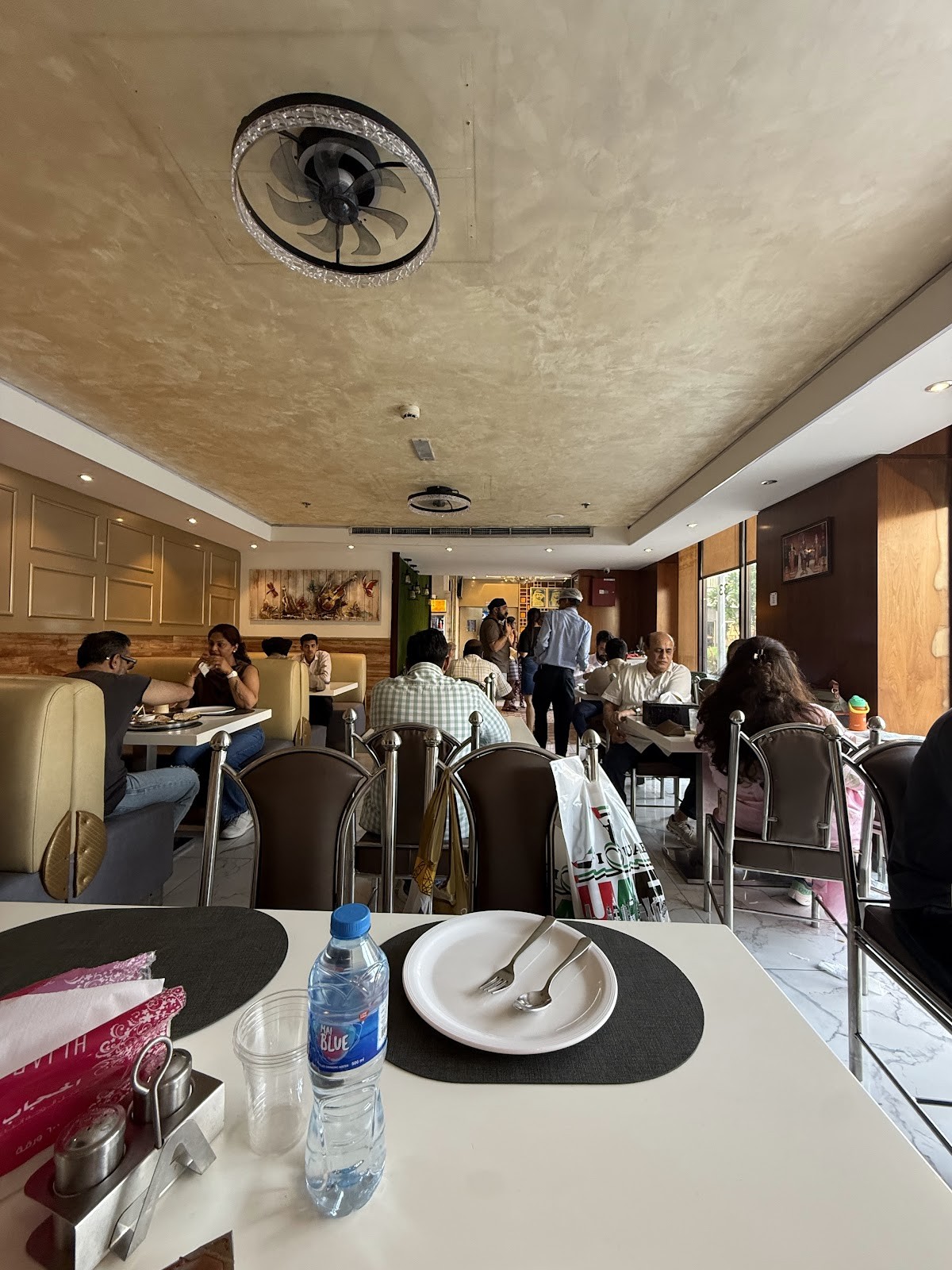 Sharda Vegetarian Restaurant: the place