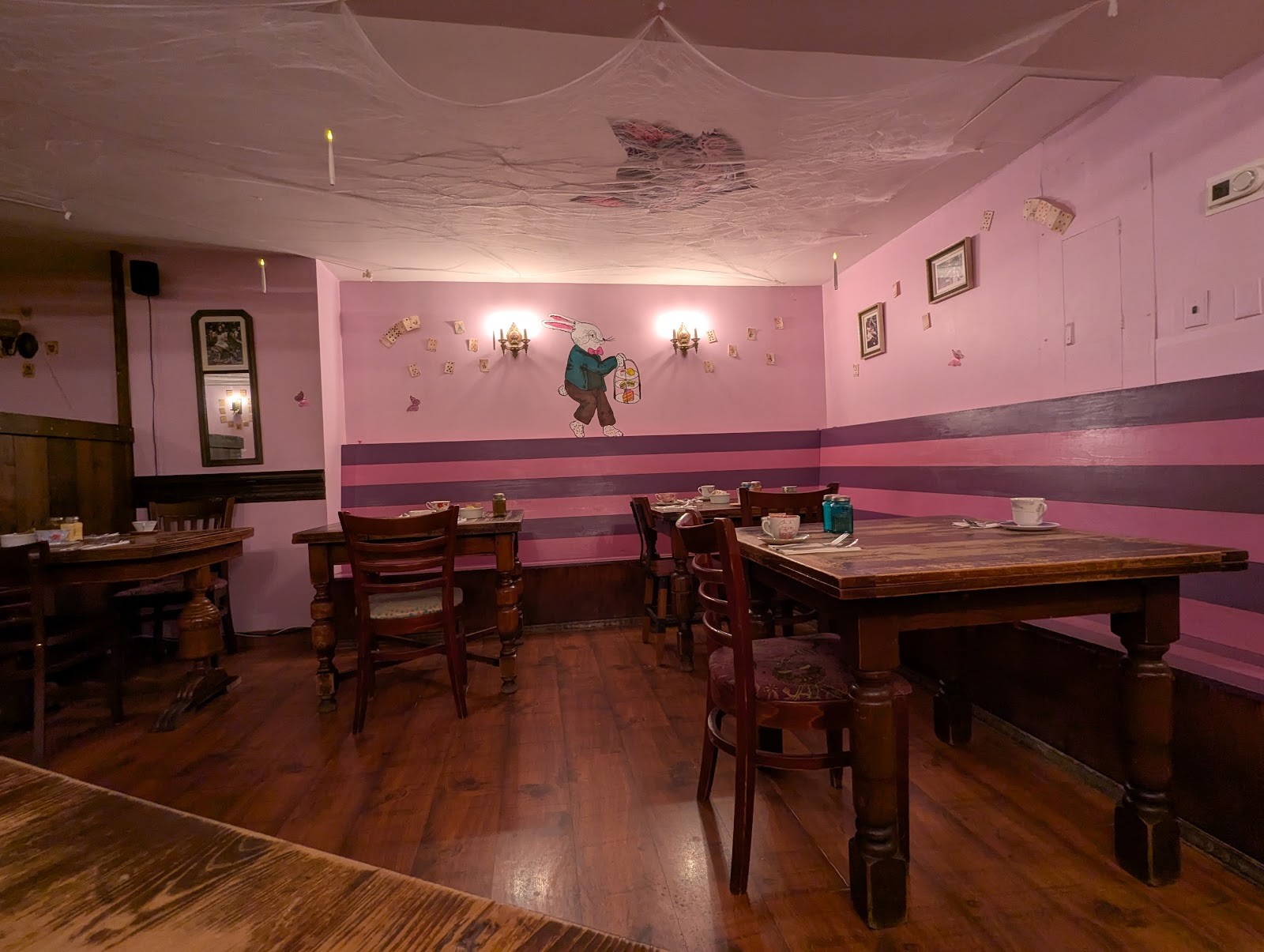 Alice's Tea Cup: the place