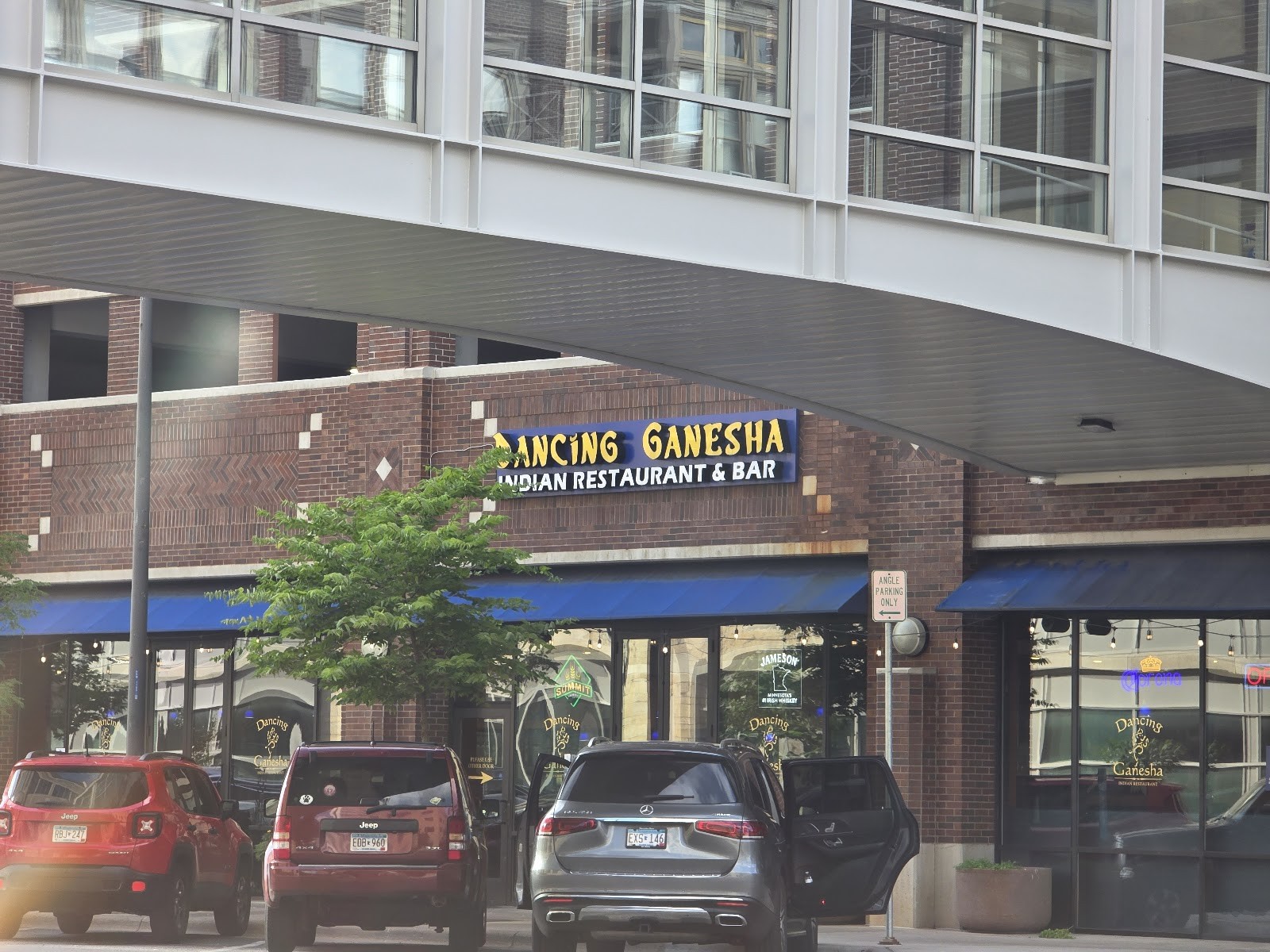 Dancing Ganesha: the place