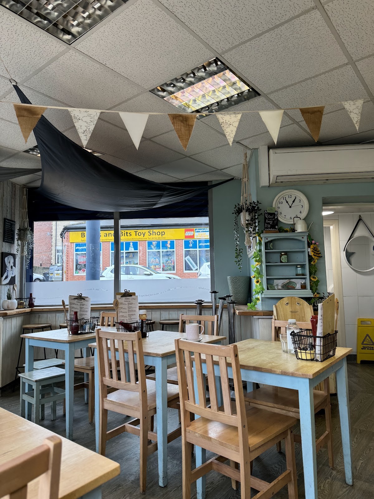 Jam's Cafe: the place